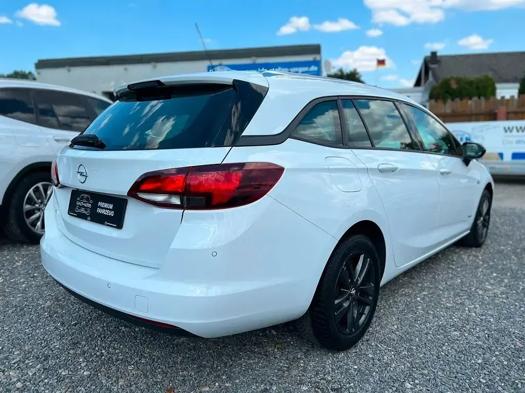 Gebraucht Opel Astra Design & Tech 110 PS (80 kW) 2022 Weiß Kleinwagen