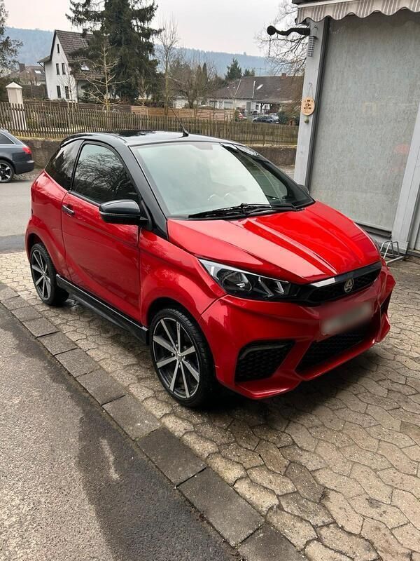 Rot Gebraucht 2023 Aixam Coupe Coupé | 15.000 € (Etwas zu teuer) - Bild 1/4