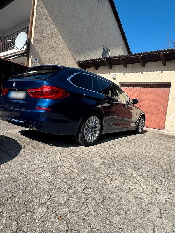 Gebraucht BMW 520 190 PS (139 kW) 2018 Blau Kombi