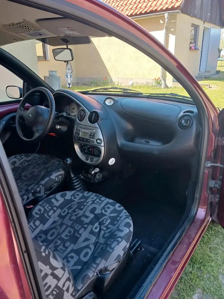 Second-hand Ford Ka 60 CP (44 kW) 2005 Andere farben Hatchback