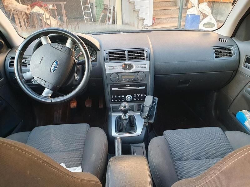 Gebraucht Ford Mondeo 130 PS (95 kW) 2006 Grau Kombi