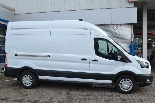 Gebraucht Ford Transit Trend 131 PS (96 kW) 2024 Weiß Limousine