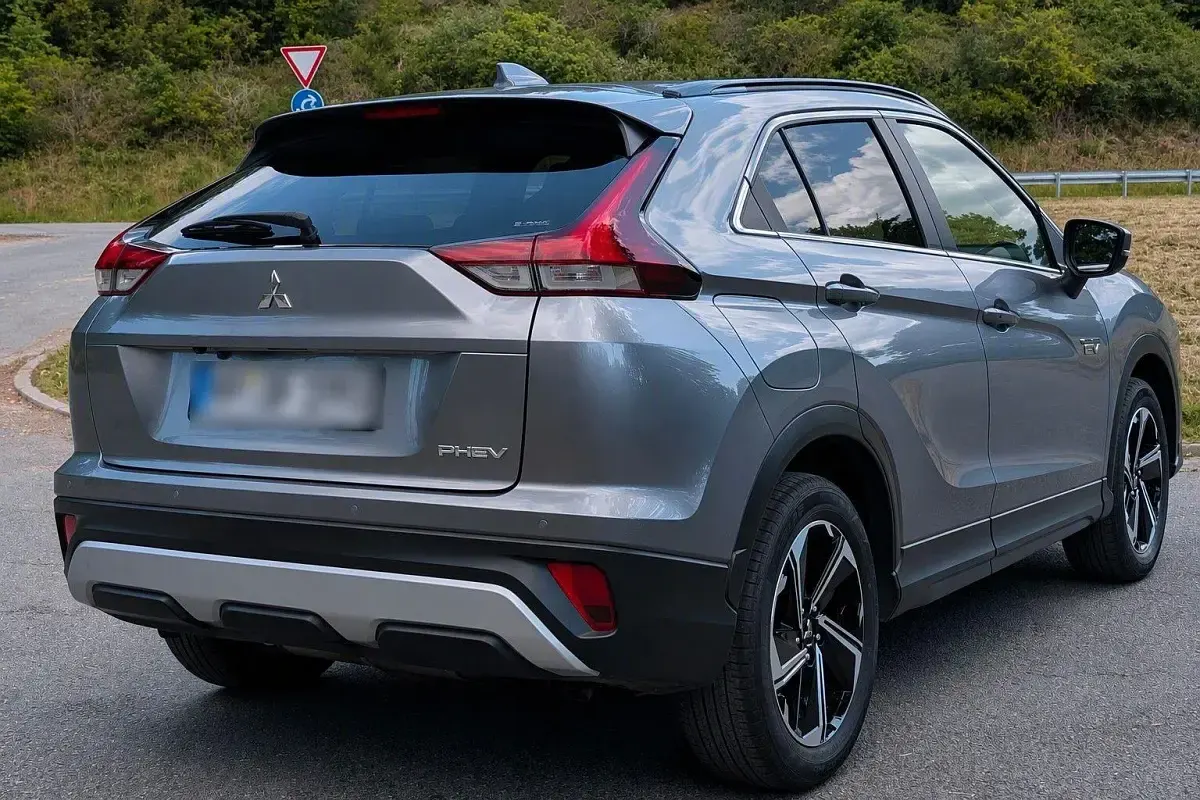 Gebraucht Mitsubishi Eclipse Cross Plus 188 PS (138 kW) 2022 Grau SUV