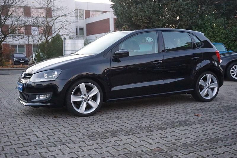 Schwarz Gebraucht 2012 VW Polo Comfortline Kleinwagen | 9.499 € (Etwas zu teuer) - Bild 1/4