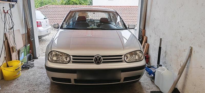 Silber Gebraucht 2002 VW Golf IV Limousine | 400 € (Superpreis) - Bild 1/4