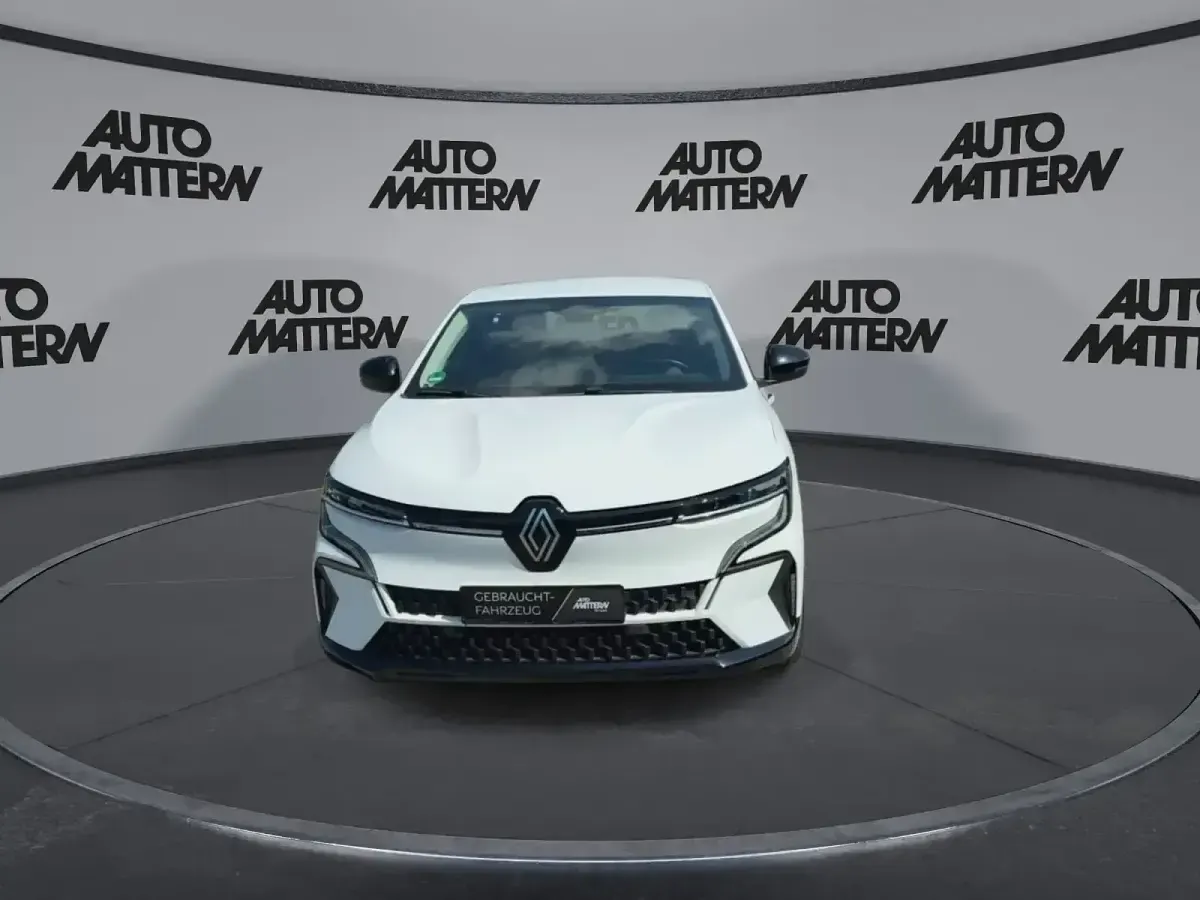 Gebraucht Renault Megane E-Tech Equilibre 70 kW (96 PS) 2023 Weiß Limousine