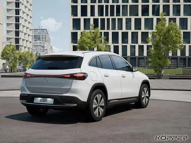 Używany Mercedes EQA250+ Advanced 139 kW (190 KM) 2025 Biały SUV