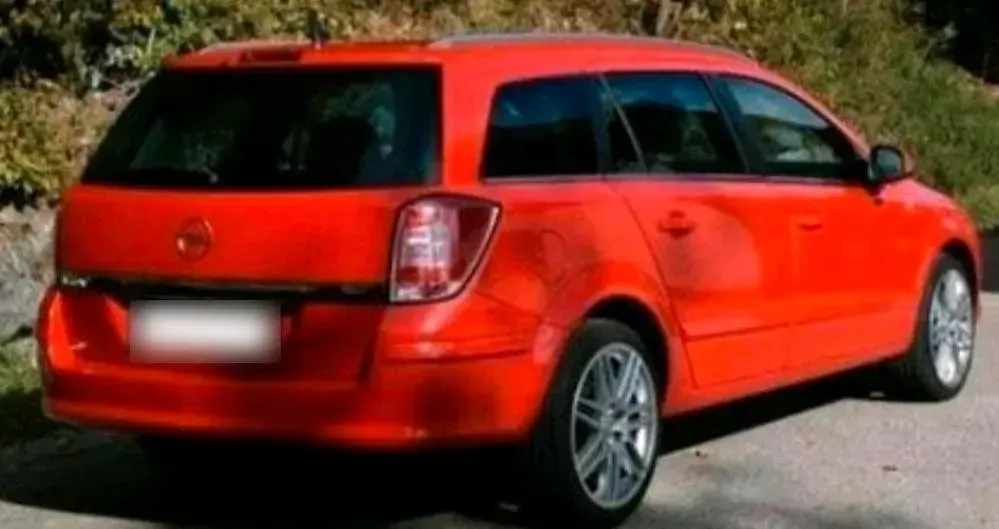 Gebraucht Opel Astra 116 PS (85 kW) 2010 Rot Kombi