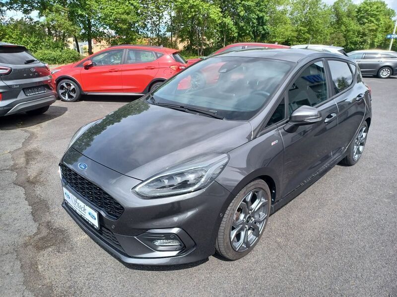 Grau Gebraucht 2021 Ford Fiesta ST-Line X Kleinwagen | 16.250 € (Fairer Preis) - Bild 1/4