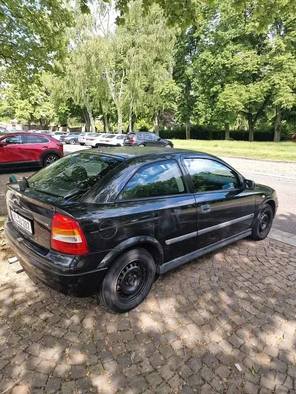 Gebraucht Opel Astra 75 PS (55 kW) 2000 Schwarz Coupé