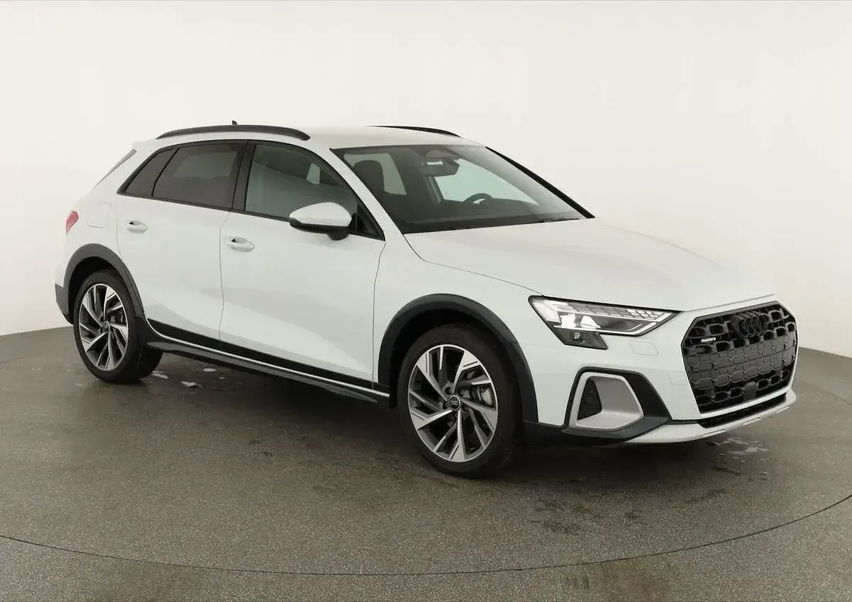 Neu Audi A3 Ambiente 204 PS (150 kW) 2026 Gletscherweiß metallic