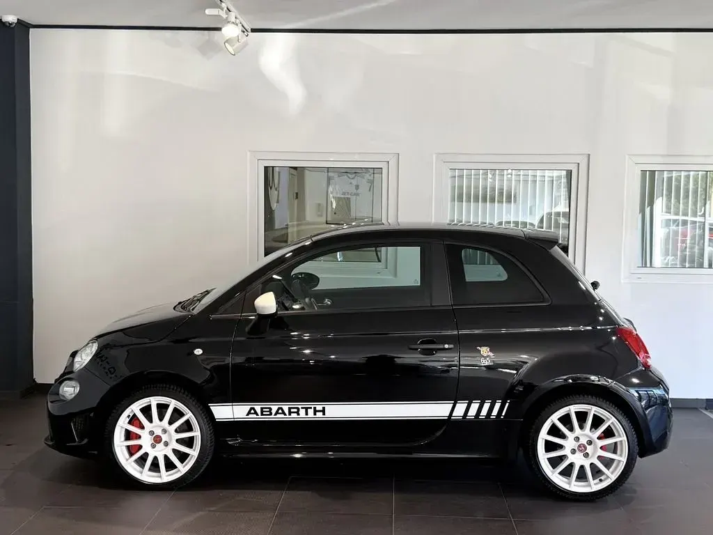 Gebraucht Abarth 695 Competizione 179 PS (131 kW) 2022 Schwarz Kleinwagen