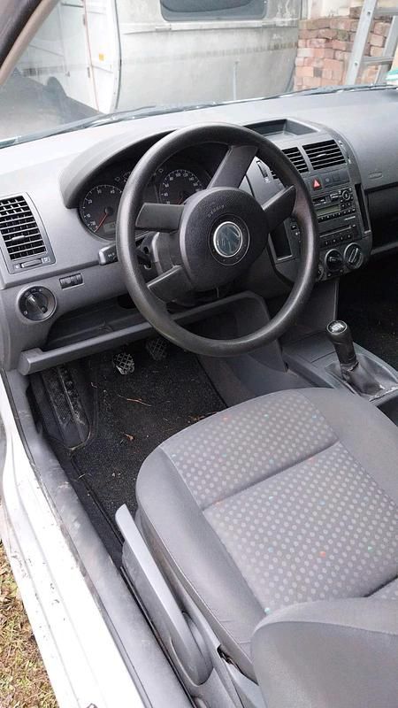 Gebraucht VW Polo 53 PS (38 kW) 2003 Silber Kleinwagen