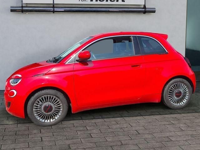 Gebraucht Fiat 500e Red 86 kW (118 PS) 2022 Red vr111/a Kleinwagen