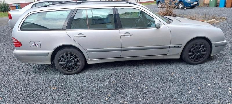 Gebraucht Mercedes E320 224 PS (164 kW) 2002 Silber Kombi