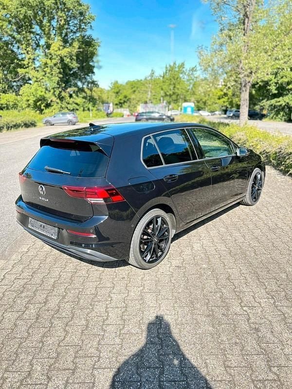 Schwarz Gebraucht 2022 VW Golf VIII Limousine | 19.650 € (Guter Preis) - Bild 1/4