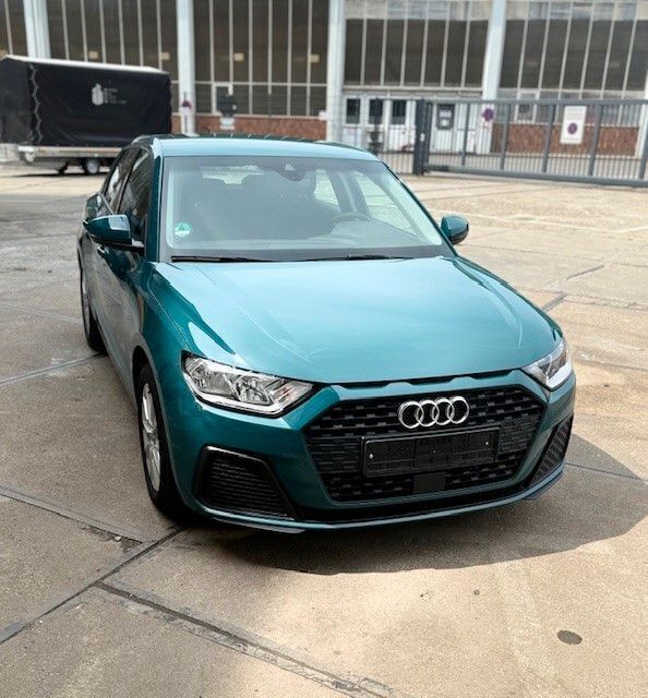 Grün Gebraucht 2019 Audi A1 Sportback Kleinwagen | 16.900 € (Guter Preis) - Bild 1/4