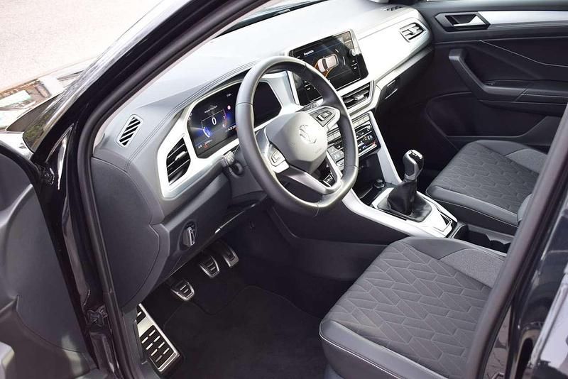 Gebraucht VW T-Roc 116 PS (85 kW) 2025 Deep black perleffekt SUV