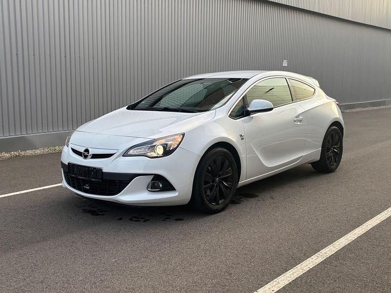 Weiß Gebraucht 2014 Opel Astra GTC OPC Coupé | 8.999 € (Etwas zu teuer) - Bild 1/4
