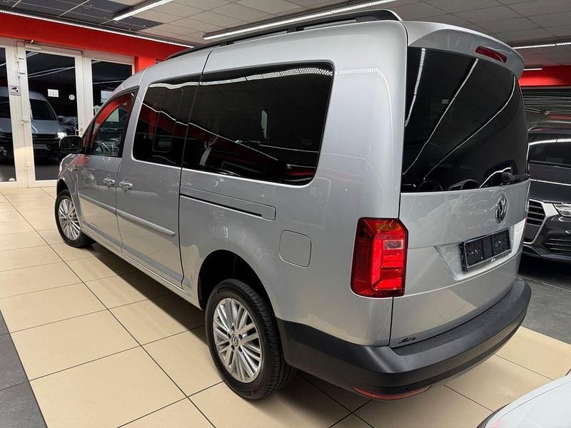 Gebraucht VW Caddy Maxi 122 PS (89 kW) 2018 Silber Van / Kleinbus