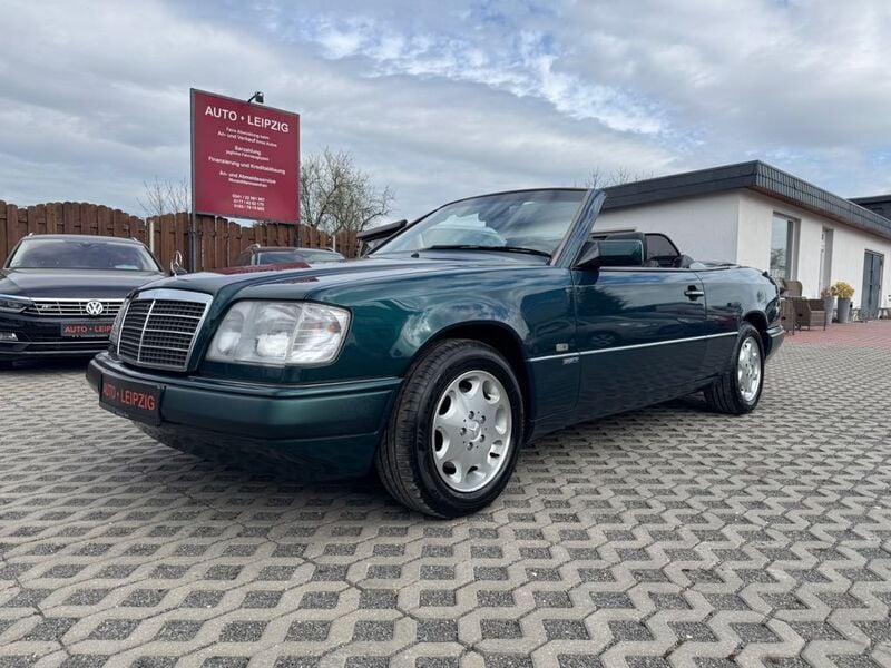 Gebraucht Mercedes E200 Edition 136 PS (100 kW) 1996 Grün Cabrio