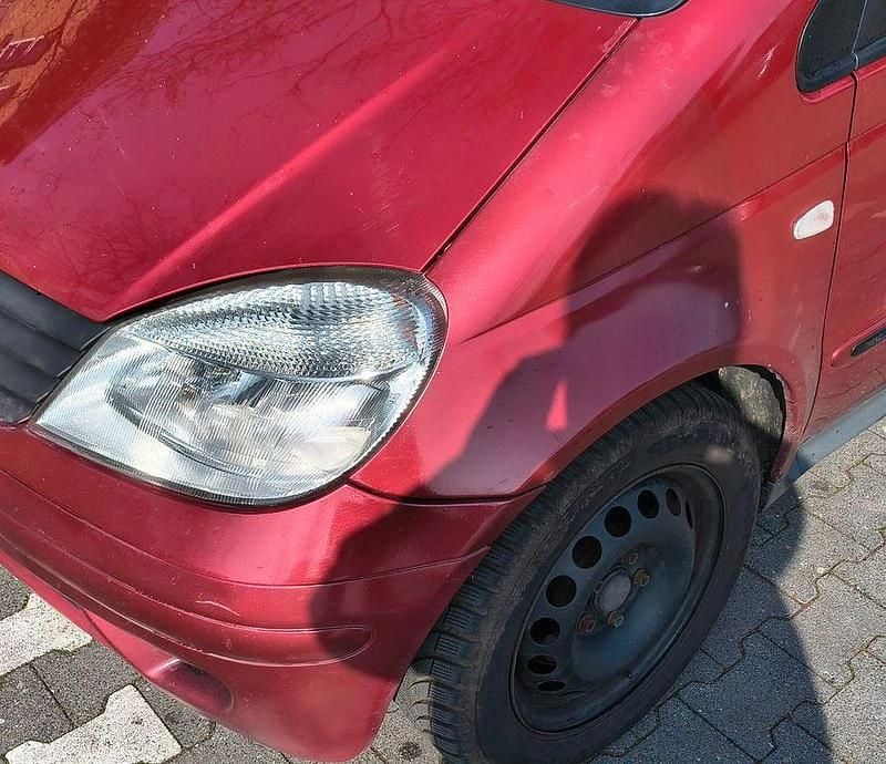 Gebraucht Mercedes Vaneo 102 PS (75 kW) 2003 Rot Van / Kleinbus