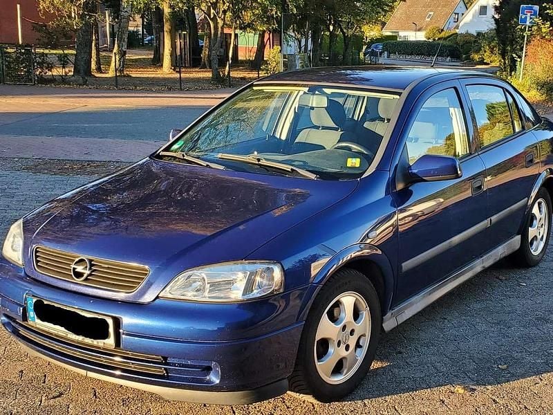 Blau Gebraucht 2003 Opel Astra Comfort Limousine | 1.900 € (Etwas zu teuer) - Bild 1/4