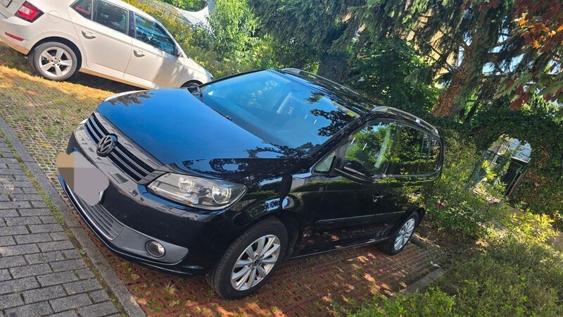 Schwarz Gebraucht 2011 VW Touran Highline Van / Kleinbus | 6.500 € (Fairer Preis) - Bild 1/4