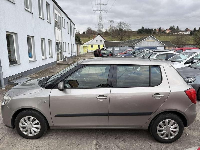 Gebraucht Skoda Fabia Ambiente 69 PS (50 kW) 2008 Cappuccinobeige metallic Kleinwagen