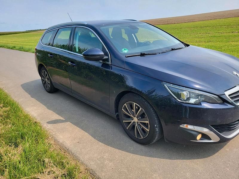 Blau Gebraucht 2015 Peugeot 308 Kombi | 4.700 € (Superpreis) - Bild 1/4