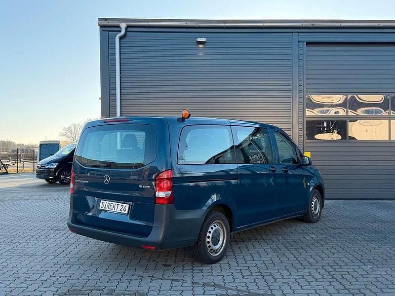 Gebraucht Mercedes Vito 114 PS (83 kW) 2018 Blau Van