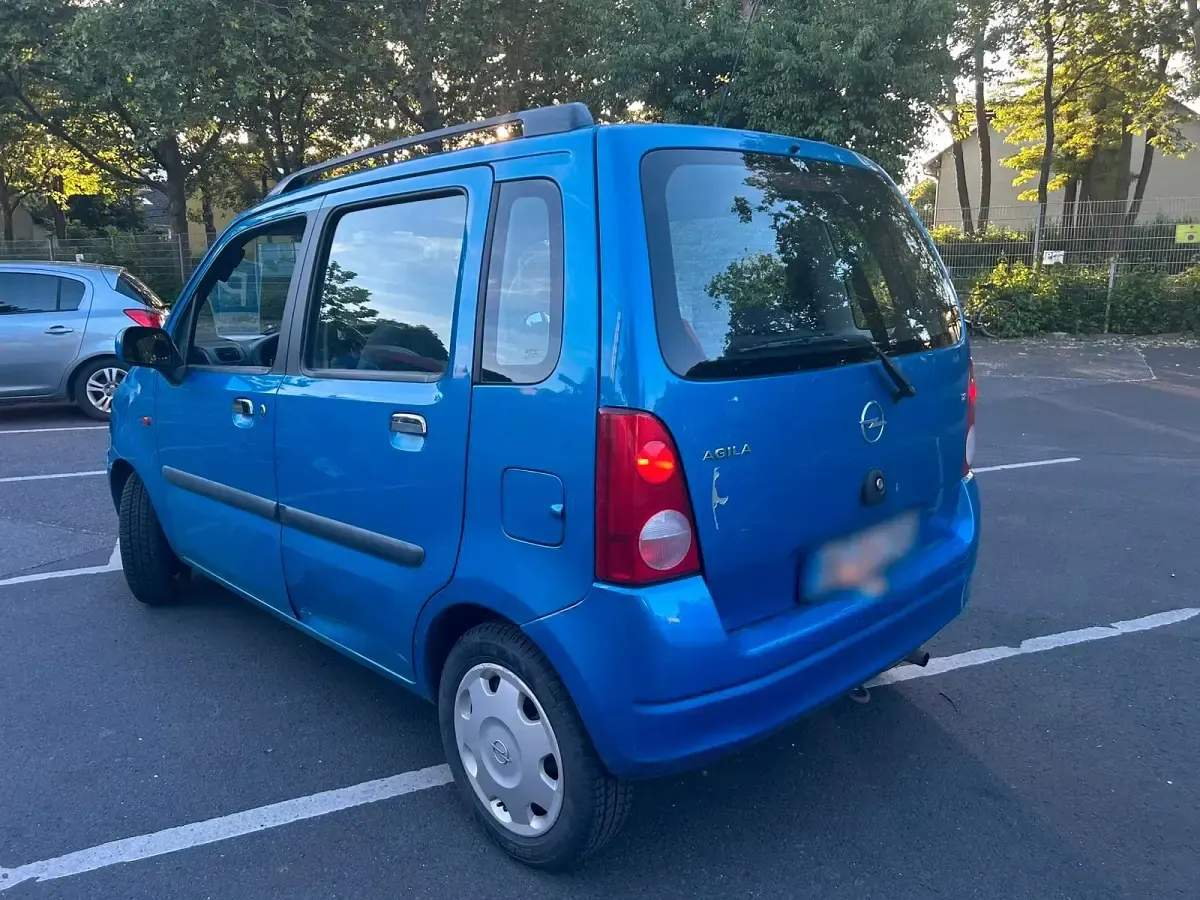 Gebraucht Opel Agila 75 PS (55 kW) 2003 Blau Van / Kleinbus