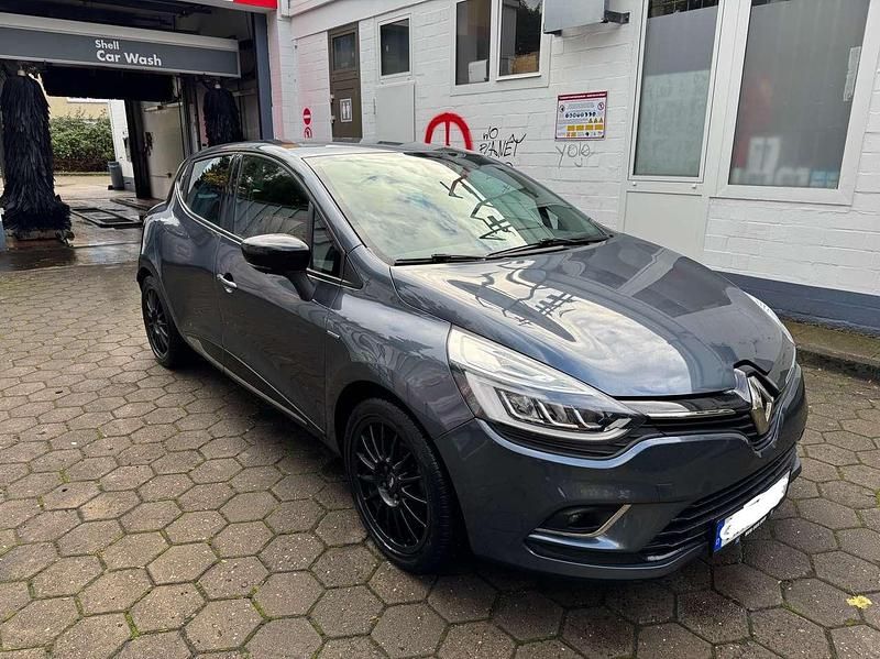 Grau Gebraucht 2017 Renault Clio IV LIMITED Limousine | 7.200 € (Fairer Preis) - Bild 1/4