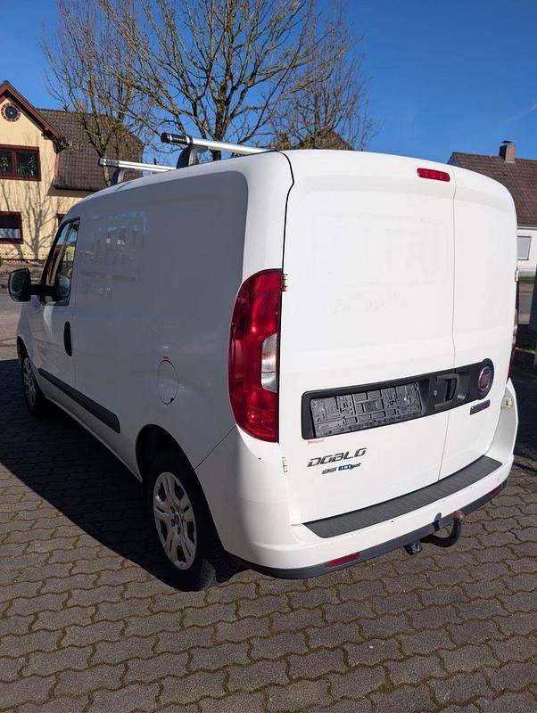 Gebraucht Fiat Doblò 95 PS (69 kW) 2018 Weiß Van / Kleinbus