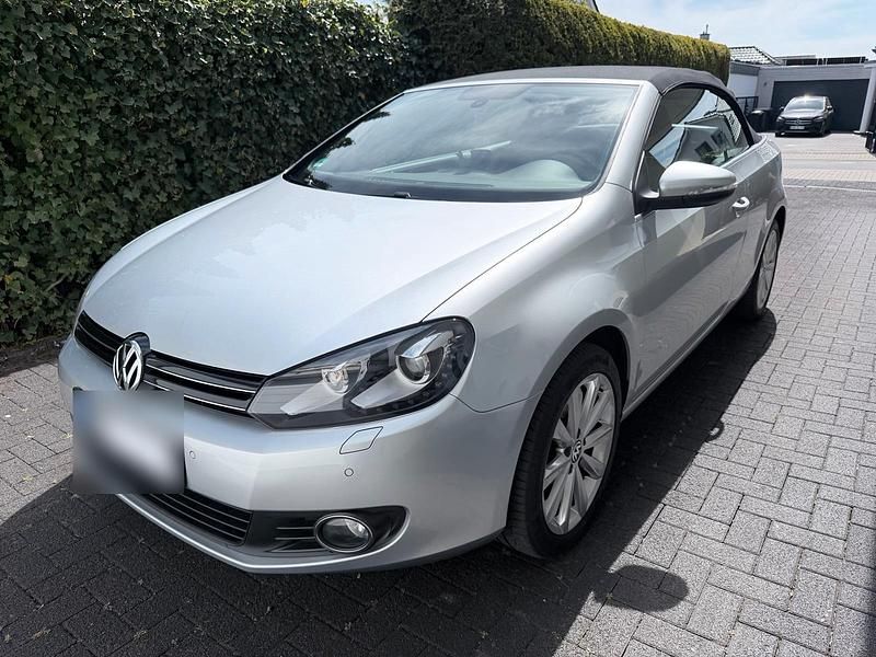 Second-hand VW Golf 105 CP (77 kW) 2011 Argintiu Cabrio
