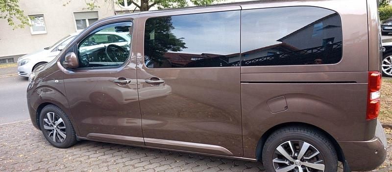 Gebraucht Toyota Proace 177 PS (130 kW) 2017 Braun Van / Kleinbus