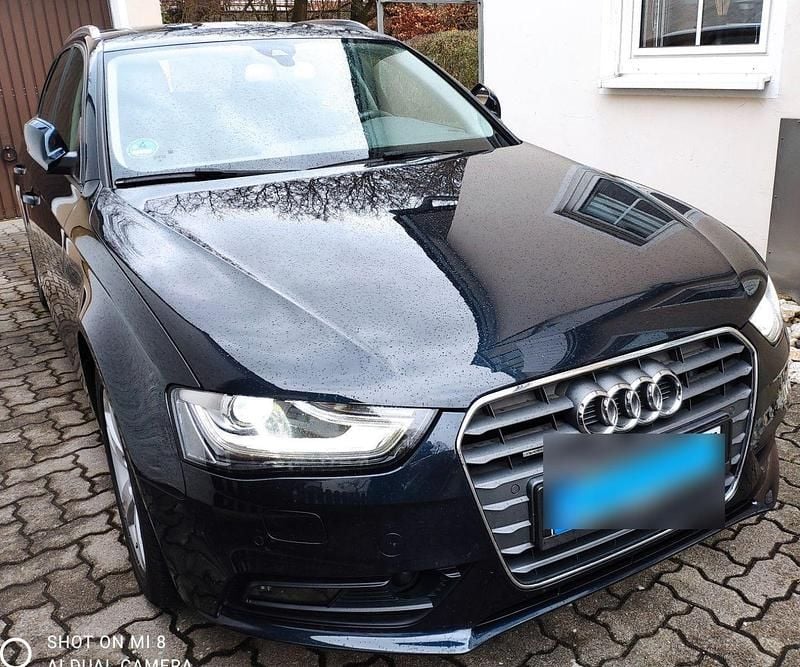 Blau Gebraucht 2015 Audi A4 Sport Kombi | 11.990 € (Superpreis) - Bild 1/4