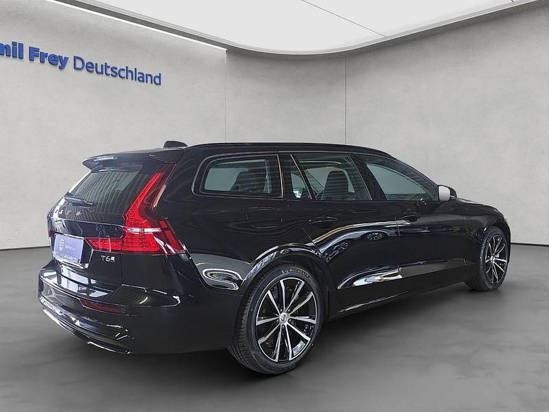 Gebraucht Volvo V60 Plus 349 PS (256 kW) 2024 Onyx black metallic Kombi