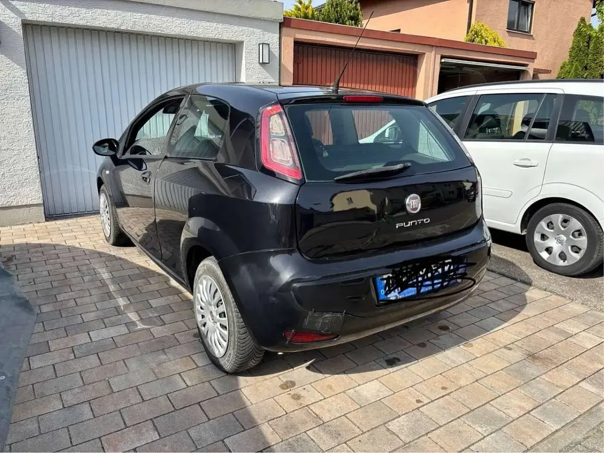 Gebraucht Fiat Grande Punto 69 PS (50 kW) 2011 Schwarz Kleinwagen