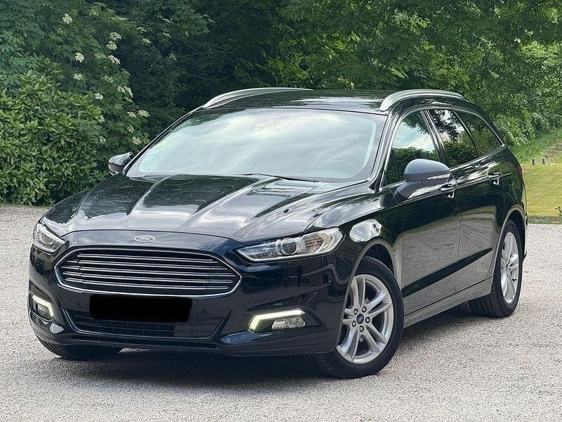 Schwarz Gebraucht 2018 Ford Mondeo Titanium Limousine | 5.690 € (Etwas zu teuer) - Bild 1/4