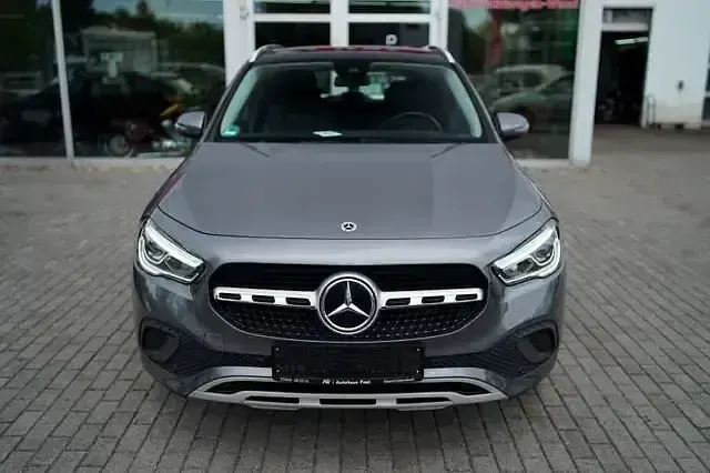 Gebraucht Mercedes GLA200 150 PS (110 kW) 2021 Grau SUV