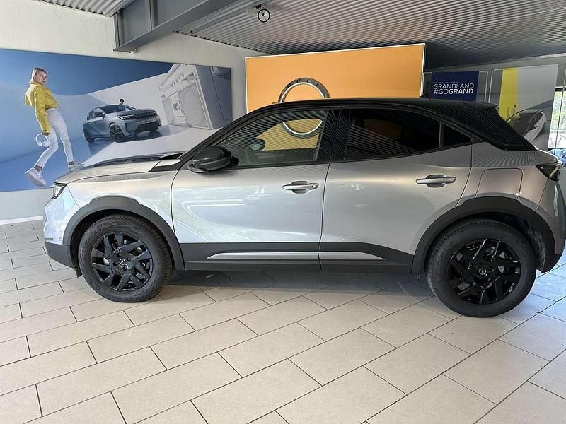 Grau met. Gebraucht 2024 Opel Mokka SUV | 26.900 € (Etwas zu teuer) - Bild 1/4
