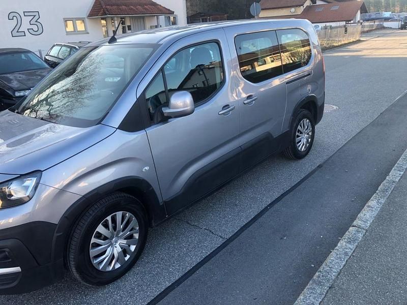 Gebraucht Peugeot Rifter Active 131 PS (96 kW) 2020 Grau Van / Kleinbus