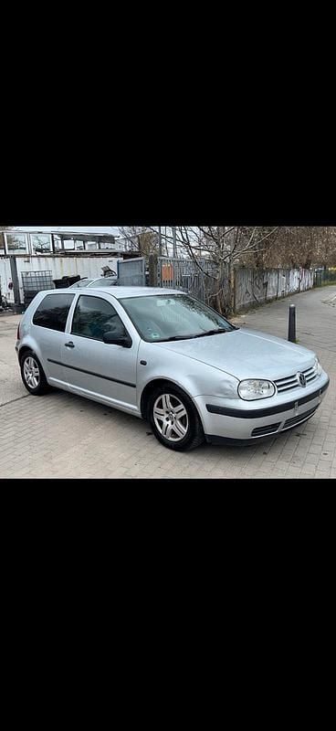 Gebraucht VW Golf IV 75 PS (55 kW) 2001 Silber Kleinwagen