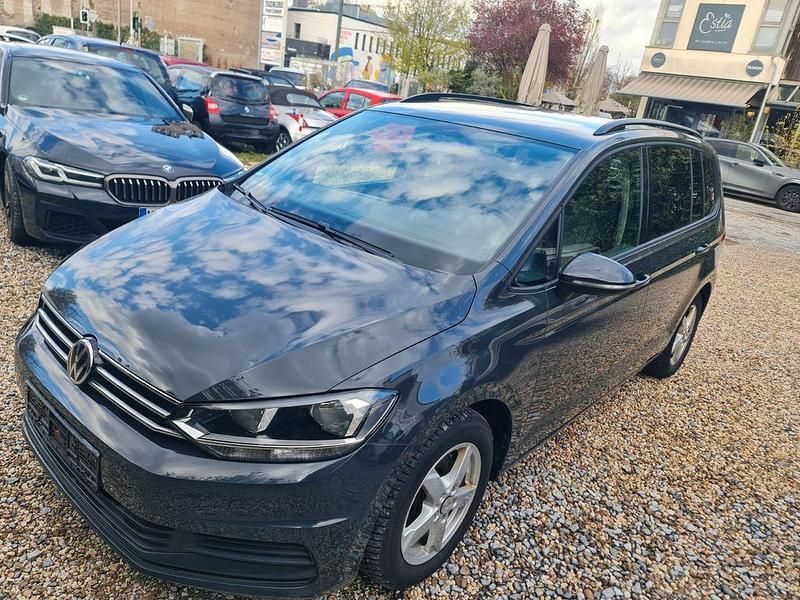 Gebraucht VW Touran 116 PS (85 kW) 2018 Grau Van / Kleinbus
