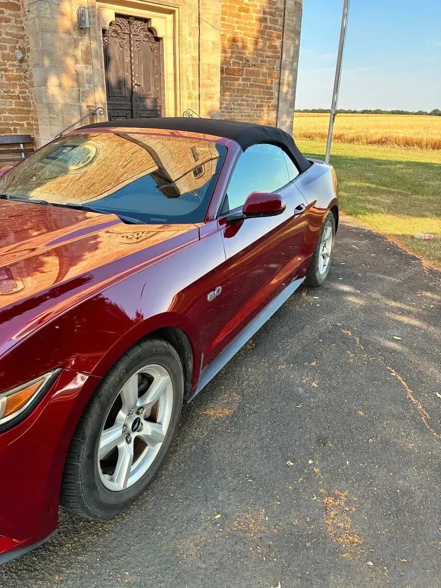 Gebraucht Ford Mustang Convertible 305 PS (224 kW) 2015 Rot Cabrio