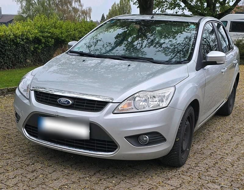 Gebraucht Ford Focus Ghia 145 PS (106 kW) 2008 Silber Limousine
