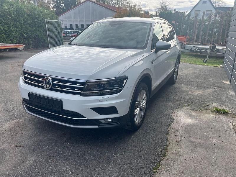Weiß Gebraucht 2019 VW Tiguan Allspace Highline SUV | 19.999 € (Fairer Preis) - Bild 1/4