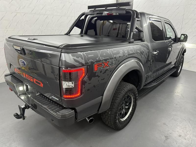 Gebraucht Ford F-150 XLT 381 PS (280 kW) 2020 Grau Abholung