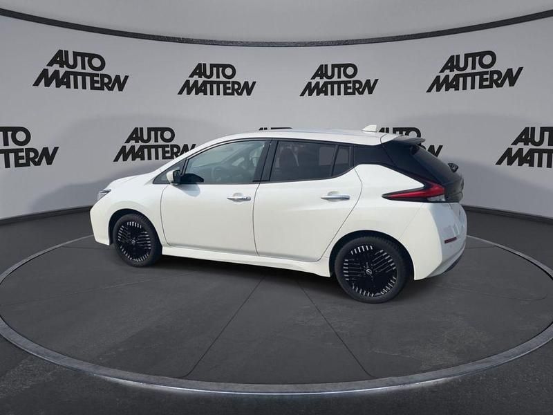 Gebraucht Nissan Leaf Tekna 160 kW (218 PS) 2023 Pearlwhite (metallic) Kleinwagen